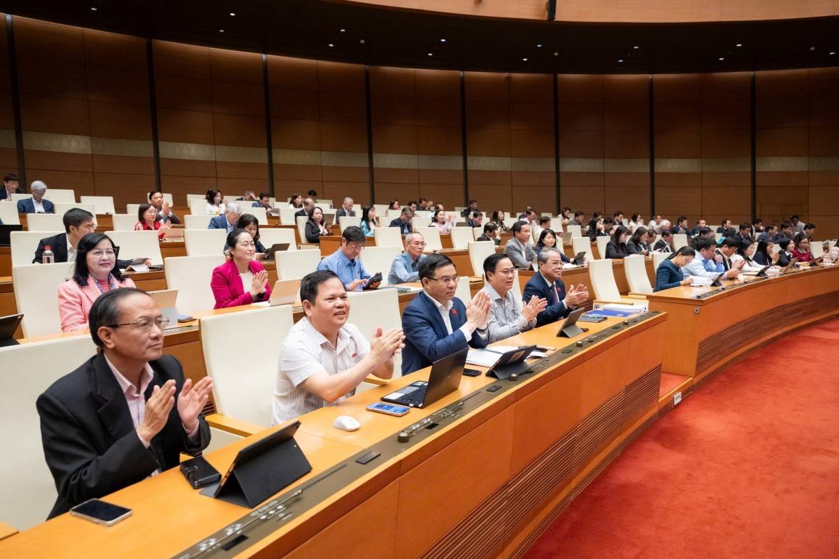 Quốc hội thông qua Luật Báo chí (sửa đổi): Làm rõ vị trí cơ quan báo chí chủ lực đa phương tiện và cơ chế tài chính đặc thù