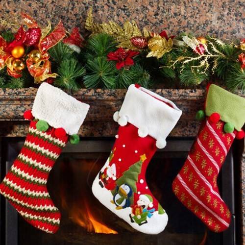 Chiếc tất Giáng Sinh biểu tượng nhỏ bé kể câu chuyện lớn của mùa yêu thương