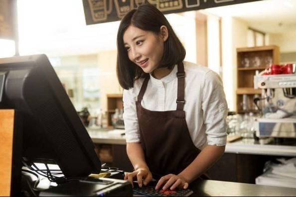 Nhu cầu tuyển dụng tại Hà Nội tăng mạnh cuối năm, ngành dịch vụ chiếm ưu thế