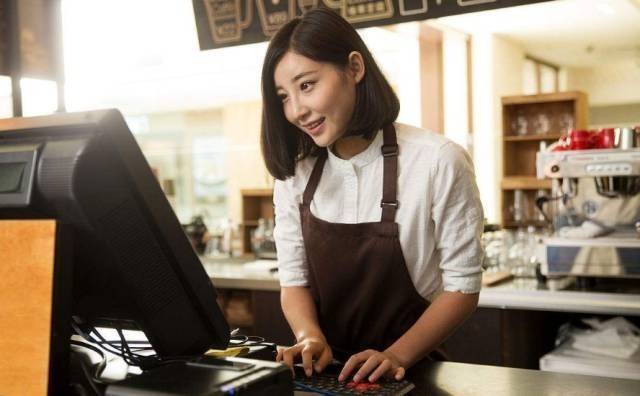 Nhu cầu tuyển dụng tại Hà Nội tăng mạnh cuối năm, ngành dịch vụ chiếm ưu thế