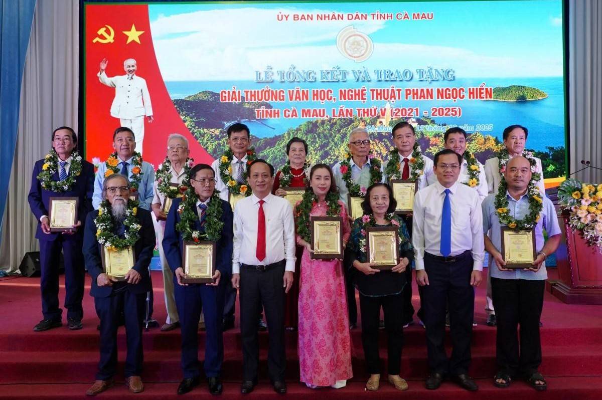 Cà Mau tôn vinh 14 tác phẩm xuất sắc tại Giải thưởng Văn học, nghệ thuật Phan Ngọc Hiển lần thứ V