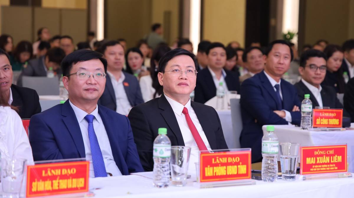 Các đại biểu tham dự hội nghị