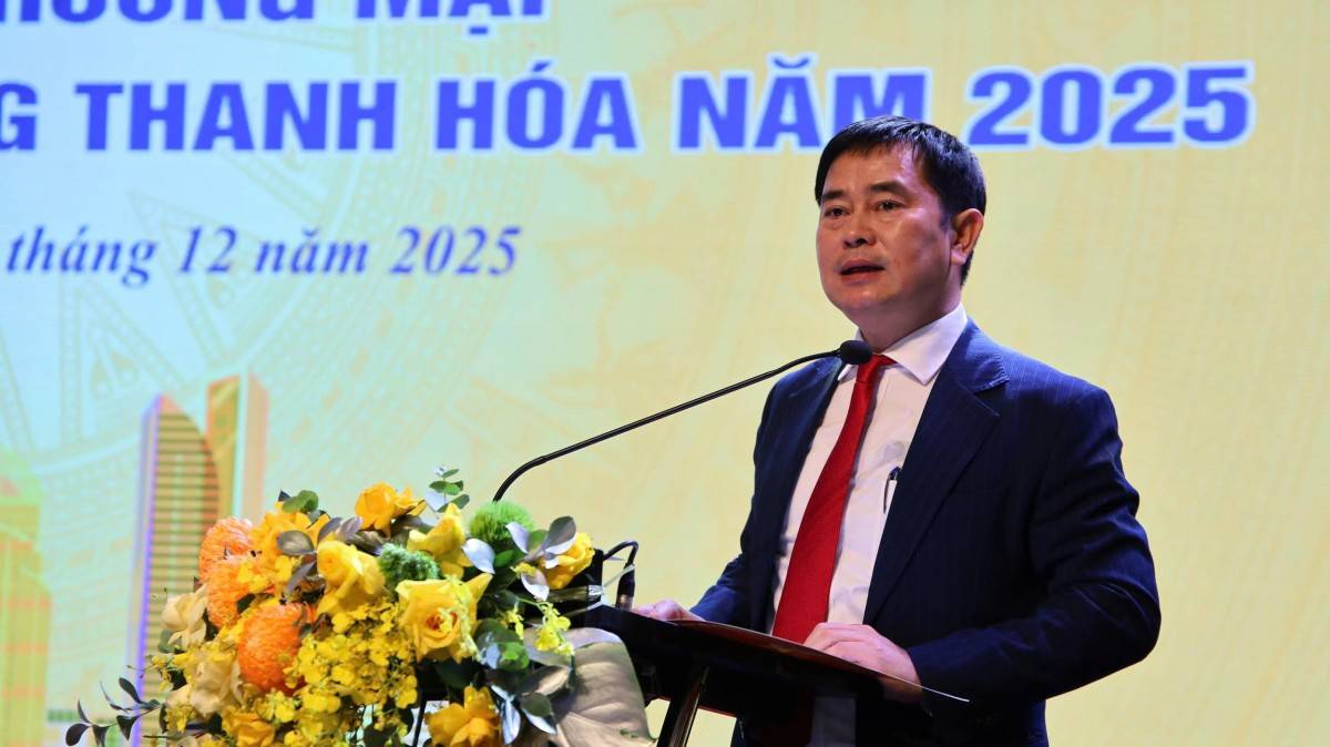 Ông Trần Tiến Dũng, Phó Chủ tịch Hiệp hội Doanh nghiệp TP Hải phòng phát biểu tại hội nghị.