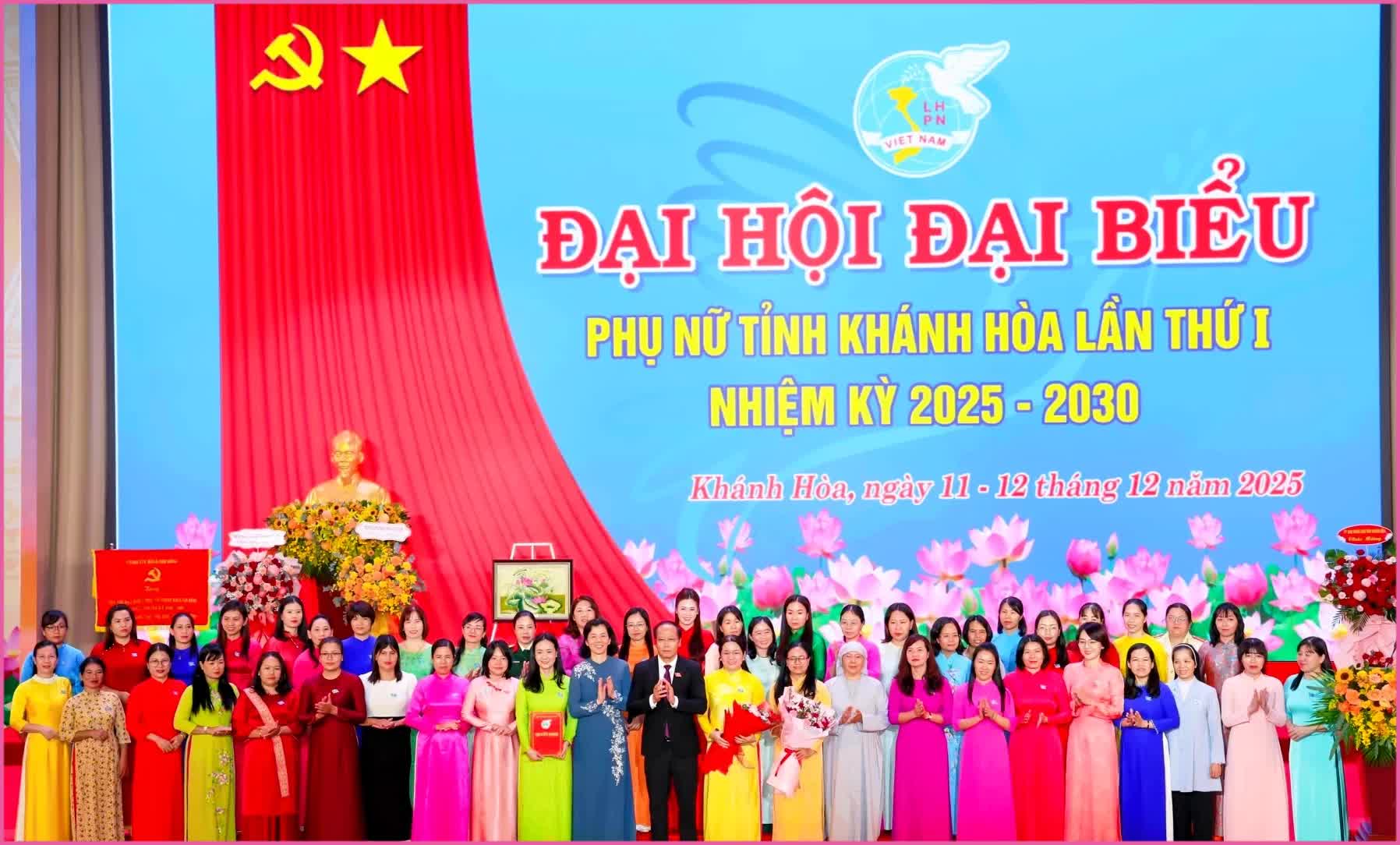 295 đại biểu, đại diện cho hơn 320.000 hội viên phụ nữ dự Đại hội đại biểu Phụ nữ tỉnh Khánh Hòa lần thứ I, nhiệm kỳ 2025 – 2030.