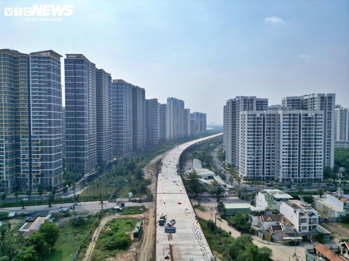 Tuyến đường Vành đai 3 đoạn trên cao xuyên tâm Vinhomes Grand Park sẽ thông xe kỹ thuật vào ngày 19/12/2025