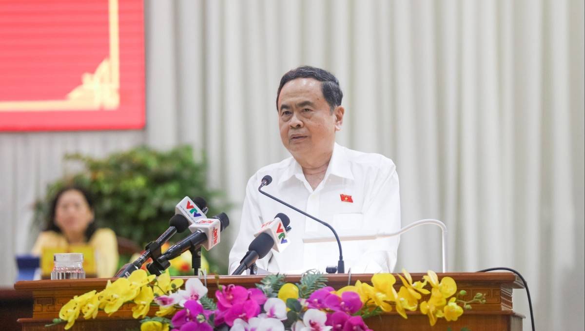 Chủ tịch Quốc hội tiếp xúc cử tri tại Cần Thơ - Cần giải quyết nhiều điểm nghẽn để thu hút đầu tư