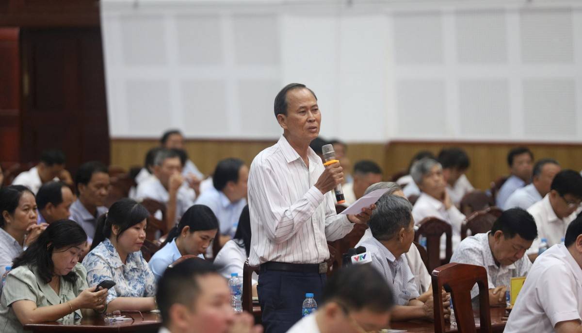 Chủ tịch Quốc hội tiếp xúc cử tri tại Cần Thơ - Cần giải quyết nhiều điểm nghẽn để thu hút đầu tư