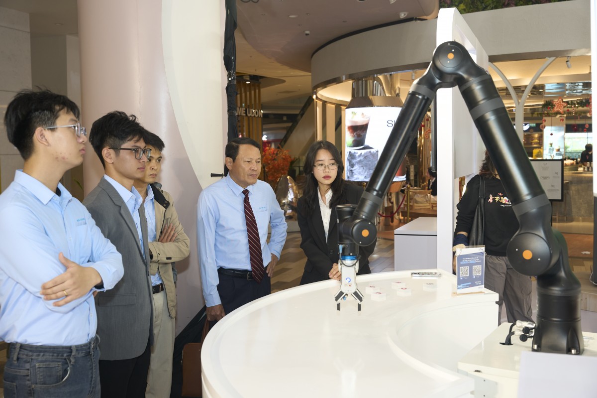 Tăng tốc chuyển đổi nhà máy thông minh để nâng cao năng lực sản xuất của Việt Nam