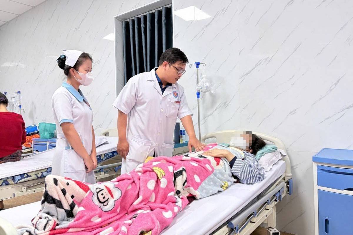 Truy xuất nguồn gốc bánh mỳ nghi gây ngộ độc hàng loạt tại Quảng Ngãi