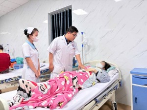 Truy xuất nguồn gốc bánh mỳ nghi gây ngộ độc hàng loạt tại Quảng Ngãi