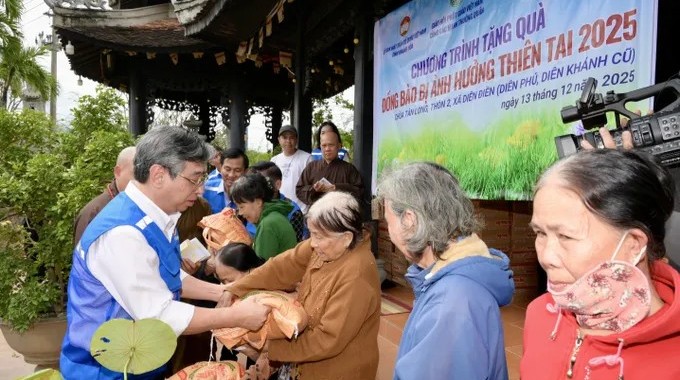 TP. Hồ Chí Minh tiếp tục trao hơn 57 tỷ đồng hỗ trợ Khánh Hòa khắc phục hậu quả thiên tai
