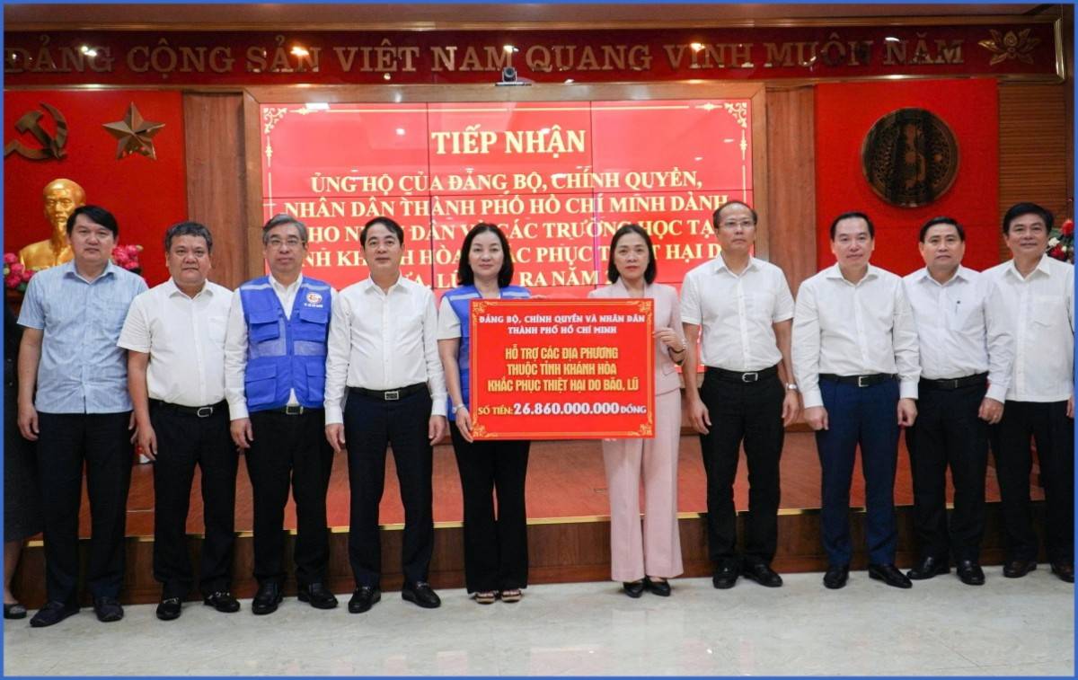TP. Hồ Chí Minh tiếp tục trao hơn 57 tỷ đồng hỗ trợ Khánh Hòa khắc phục hậu quả thiên tai