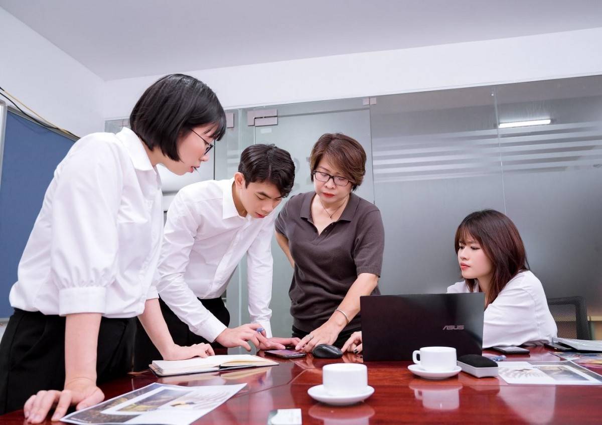 Mục tiêu đào tạo 5.000 Giám đốc điều hành (CEO) doanh nghiệp nhỏ và vừa đến năm 2030, với 1.000 người đào tạo mỗi năm và hỗ trợ toàn bộ chi phí đào tạo cho nữ doanh nhân là một bước tiến chính sách có tính chất chưa từng có tiền lệ ở cấp đô thị, theo bà TS. Dương Thị Kim Liên, Viện trưởng Viện Đổi mới Sáng tạo Doanh nghiệp