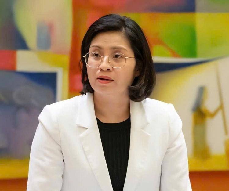 Bà Trịnh Thị Hương, Phó cục trưởng Cục Phát triển doanh nghiệp tư nhân và kinh tế tập thể (Bộ Tài chính)