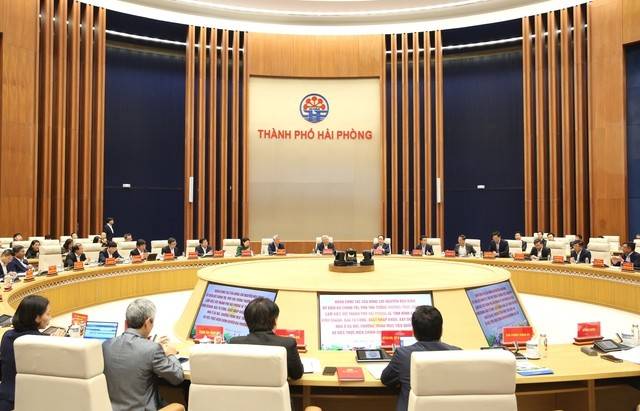 Phó Thủ tướng Thường trực Nguyễn Hòa Bình làm việc với Hải Phòng: Khơi thông “luồng xanh” thể chế, tạo động lực tăng trưởng mới