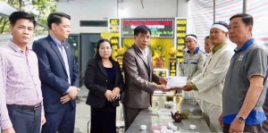 Hội Doanh nhân Phú Thọ hỗ trợ 250 triệu đồng cho nạn nhân sạt lở Quốc lộ 6