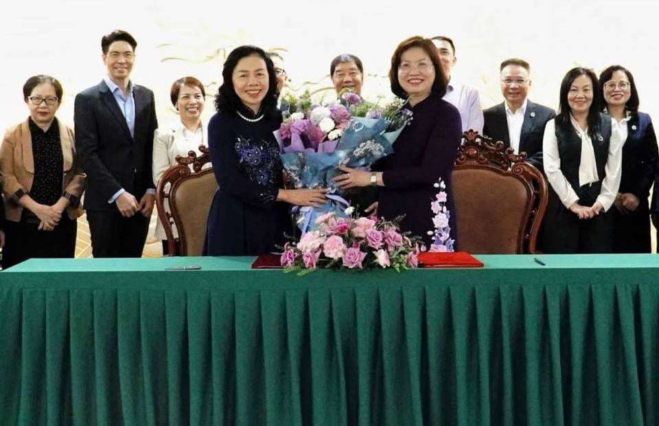 UBCKNN và Hội kiểm toán viên hành nghề Việt Nam ký hợp tác