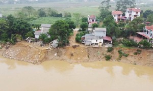 Phú Thọ: Xử lý khẩn cấp sạt lở bờ sông Lô tại xã Dân Chủ