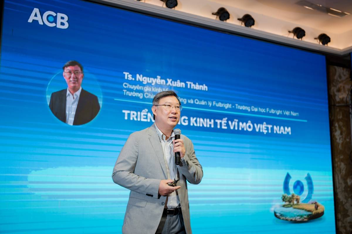 Chuyên gia kinh tế Nguyễn Xuân Thành - Giảng viên cao cấp về Chính sách công, Đại học Fulbright Việt Nam chia sẻ tại Hội nghị.JPEG