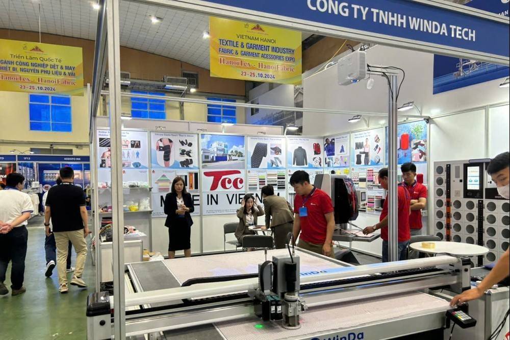 HanoiTex & HanoiFabric 2025 khai mạc, thúc đẩy kết nối chuỗi cung ứng dệt may