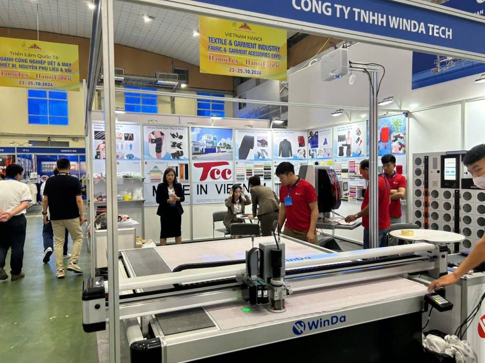 HanoiTex & HanoiFabric 2025 khai mạc, thúc đẩy kết nối chuỗi cung ứng dệt may