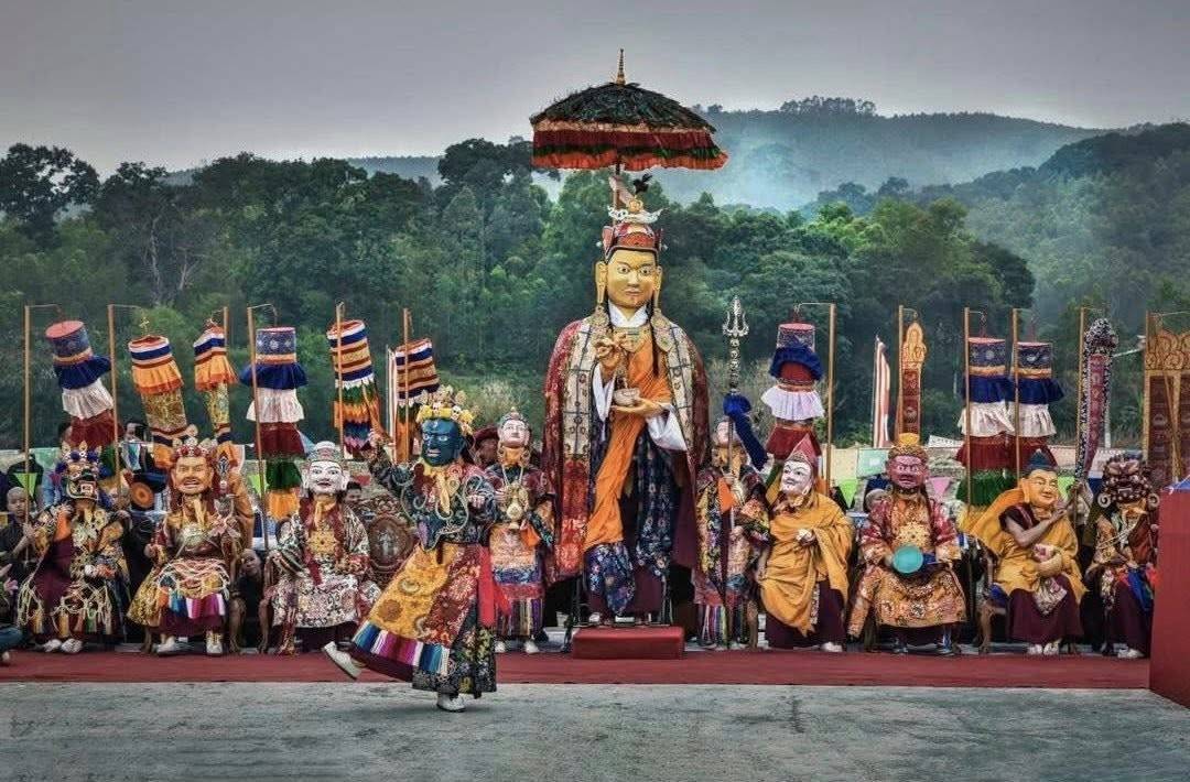 Nghi thức múa Vũ điệu 8 hóa thân Liên Hoa Sinh