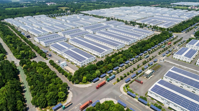 Dự án Đầu tư hạ tầng Khu công nghiệp Nam Thăng Bình, có quy mô diện tích 346 ha trên địa bàn 2 xã Thăng Điền, Thăng Trường thuộc Khu kinh tế mở Chu Lai, thành phố Đà Nẵng.