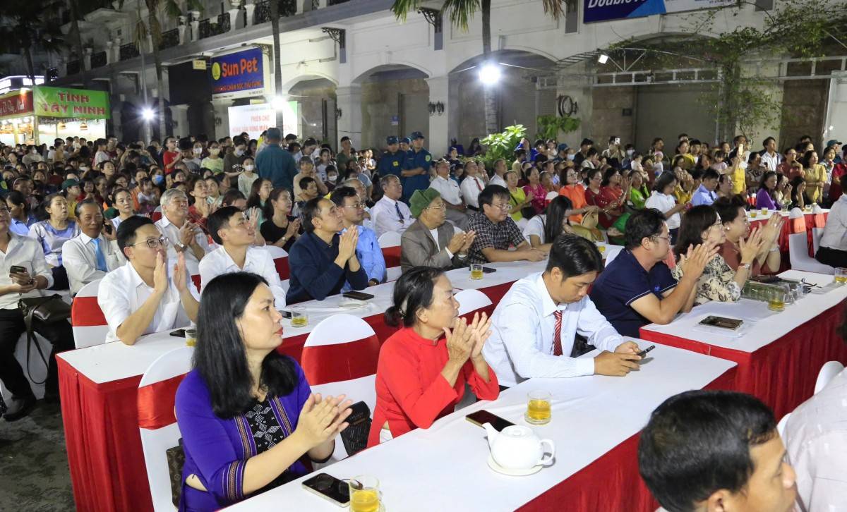 Quang cảnh Lễ khai mạc