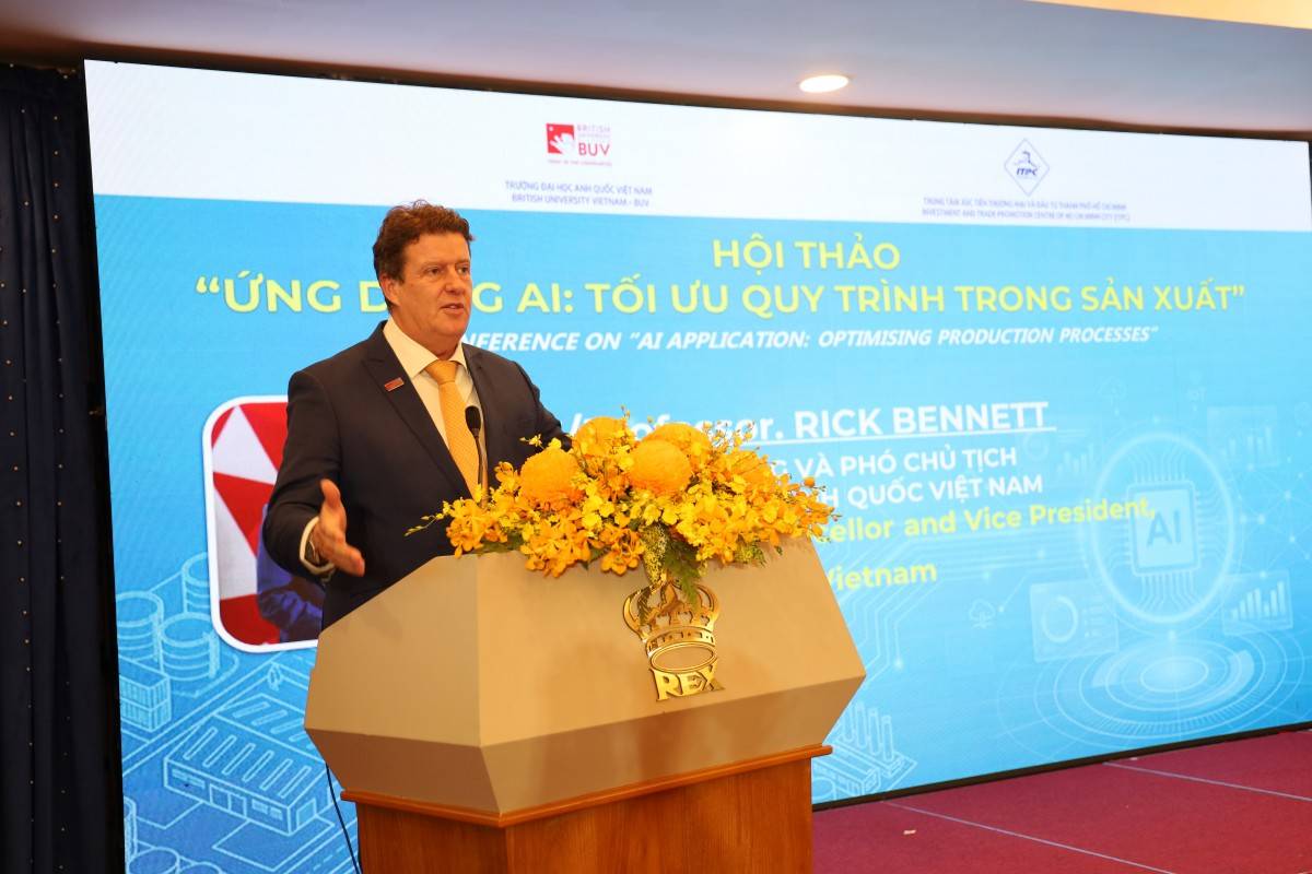 Giáo sư Rick Bennett, Phó Hiệu trưởng và Phó chủ tịch trường Đại học Anh Quốc Việt Nam