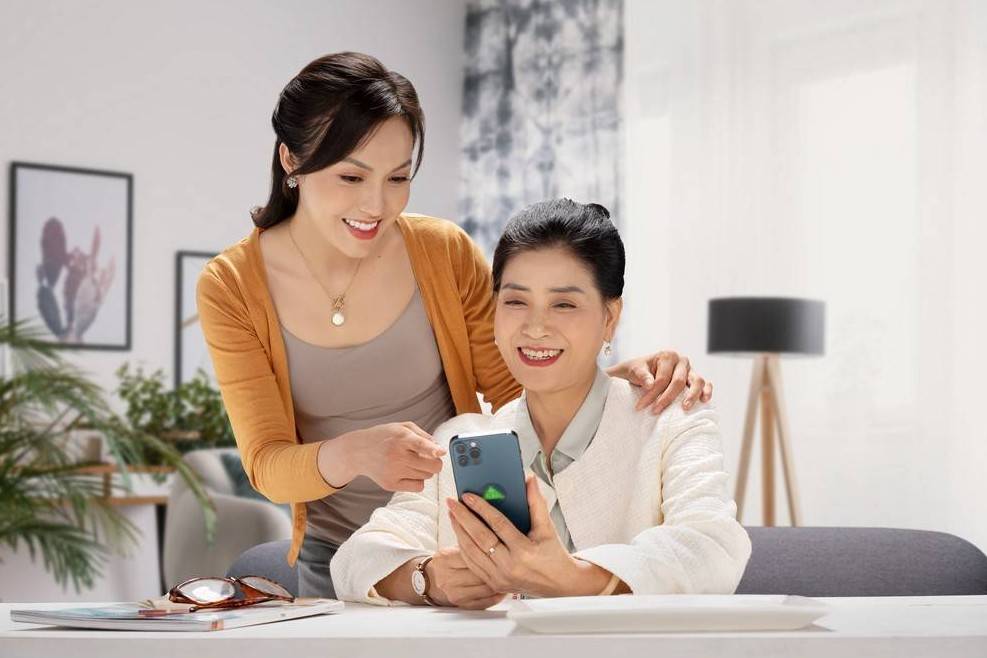 Phát Lộc khi tham gia gửi tiết kiệm tại BIDV