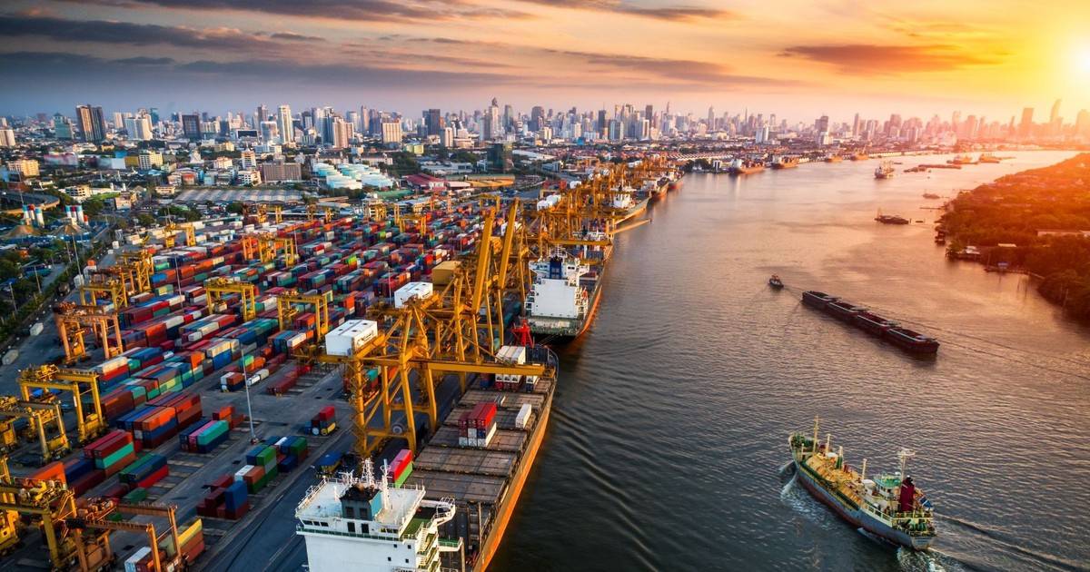 Xuất nhập khẩu tiến sát 1.000 tỷ USD: Việt Nam đứng trước bài toán chất lượng tăng trưởng