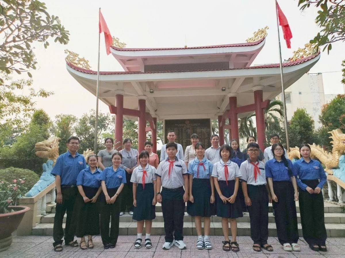 Phường Bình Tân dâng hương tưởng niệm các Anh hùng liệt sĩ nhân ngày 22/12