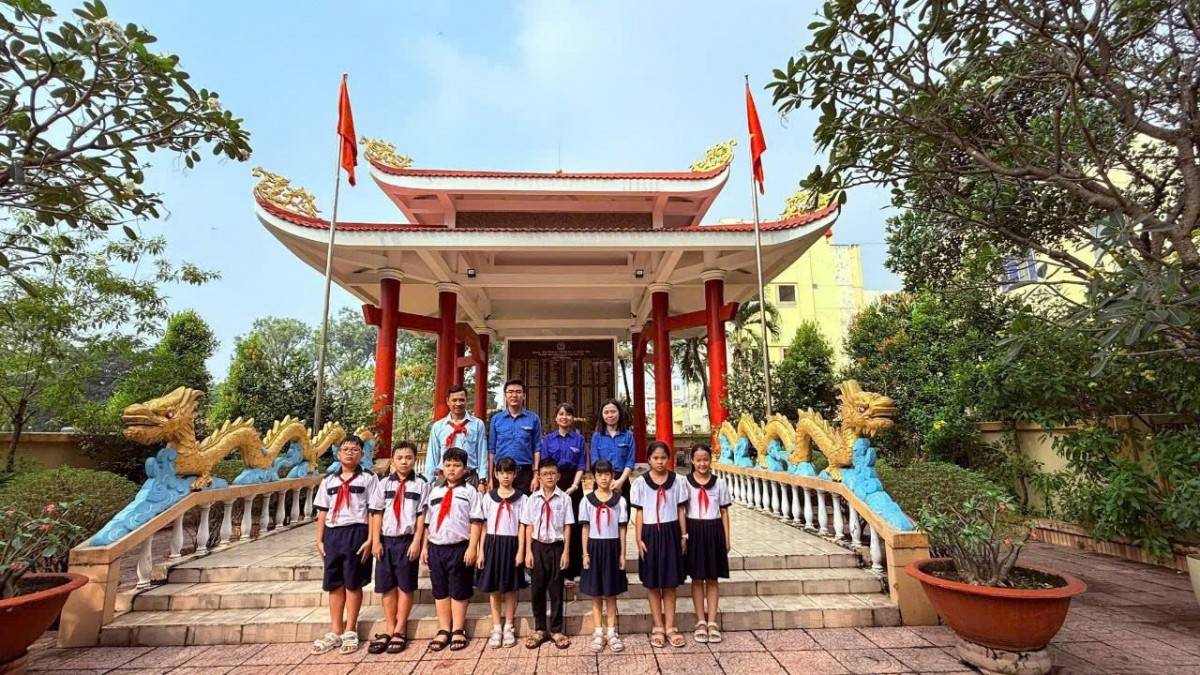 Phường Bình Tân dâng hương tưởng niệm các Anh hùng liệt sĩ nhân ngày 22/12