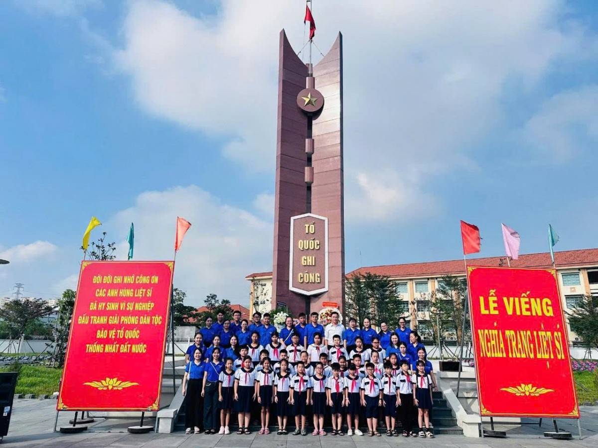 Phường Bình Tân dâng hương tưởng niệm các Anh hùng liệt sĩ nhân ngày 22/12