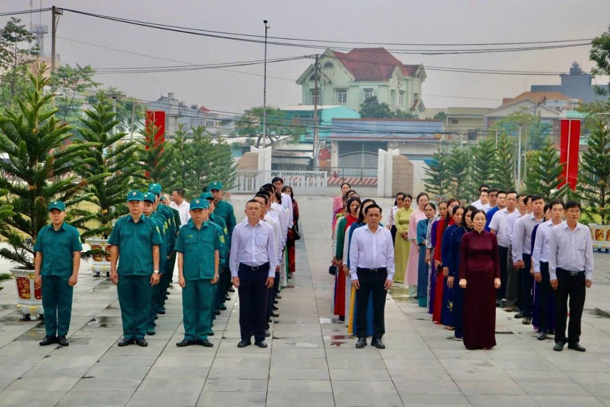 Đảng uỷ, UBMTTQ, UBND  phường  Bình  Tân  