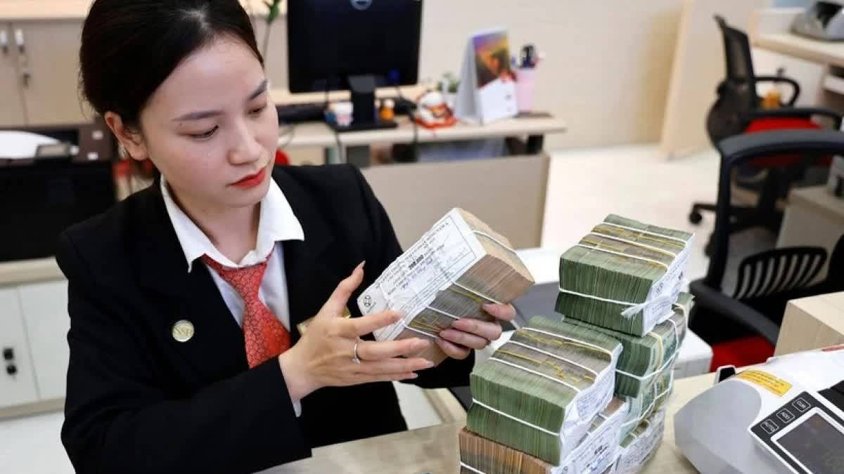 Lãi suất ngân hàng ngày 24/12/2025: Nhiều ngân hàng liên tục tăng lãi suất