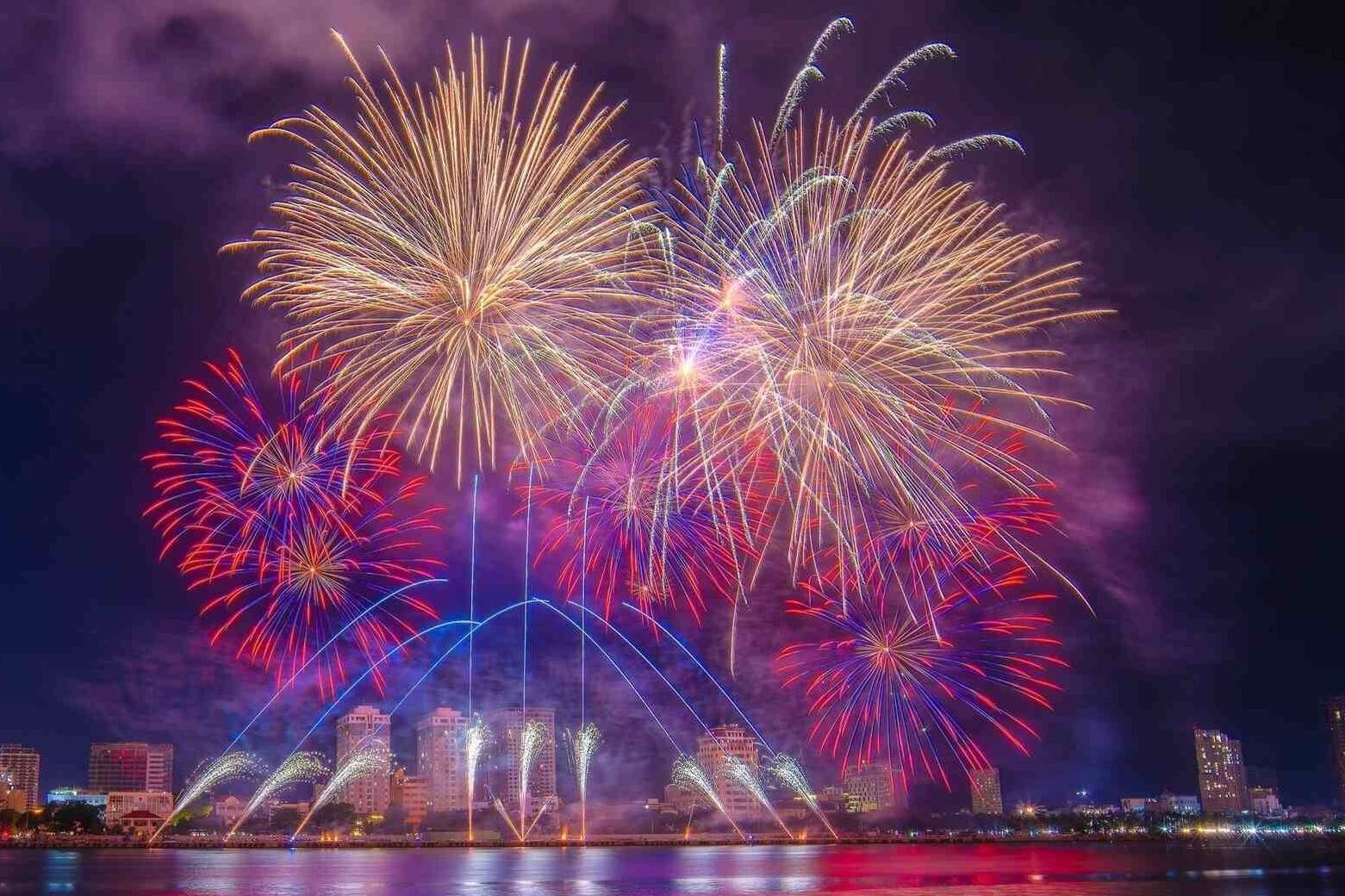 Đề xuất hoán đổi ngày làm việc để nghỉ Tết Dương lịch 2026 kéo dài 4 ngày