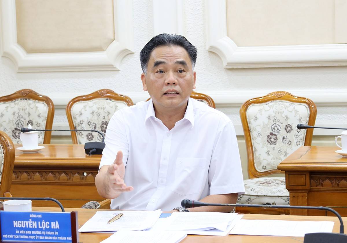 Phó Chủ tịch Thường trực UBND Thành phố Nguyễn Lộc Hà kết luận cuộc họp