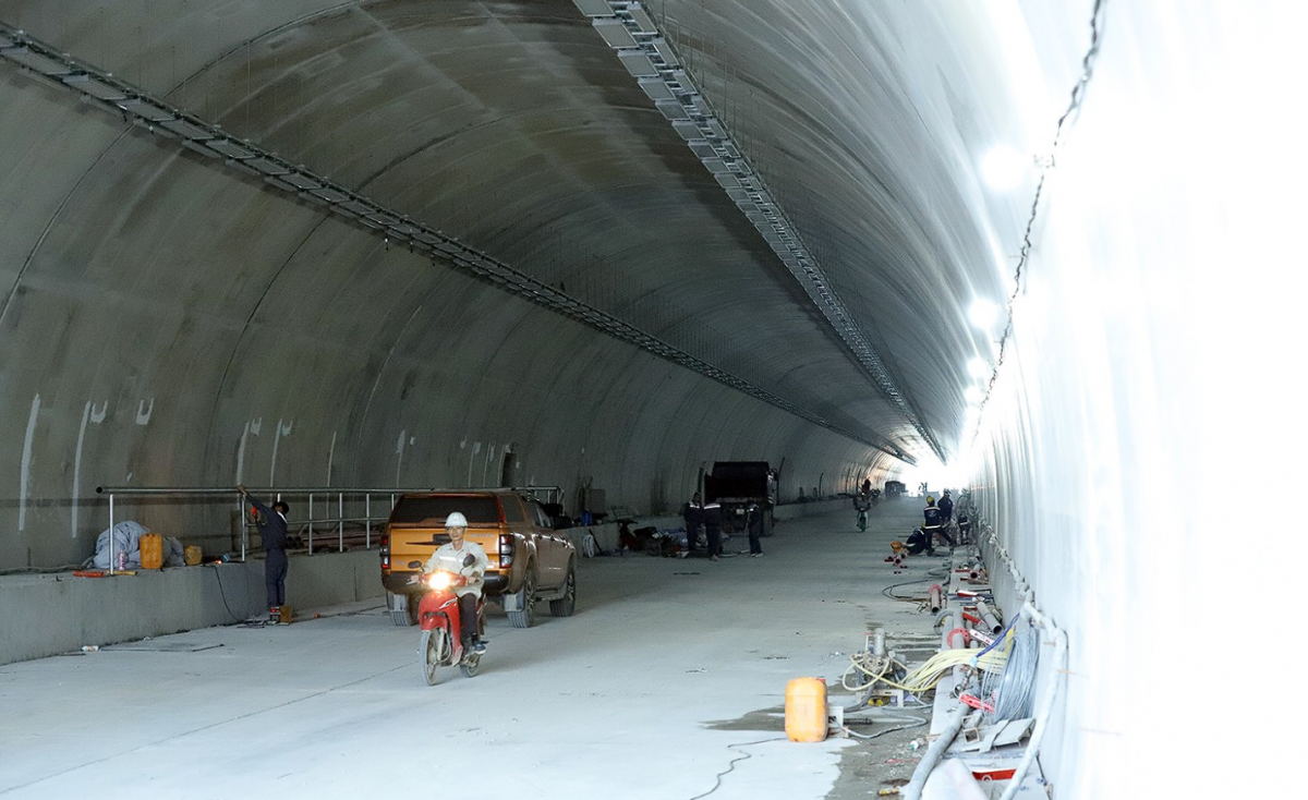 Tăng tốc thi công hầm Đèo Ngang mới, quyết tâm thông xe kỹ thuật trước 31/12