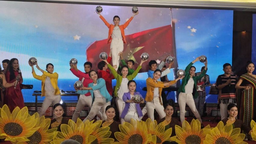 Chương trình giới thiệu đến người dân và du khách về những nét văn hóa đặc trưng của tỉnh Quảng Ngãi thông qua các hiện vật, lễ hội; tái hiện không gian biển và thiên nhiên từ đại ngàn