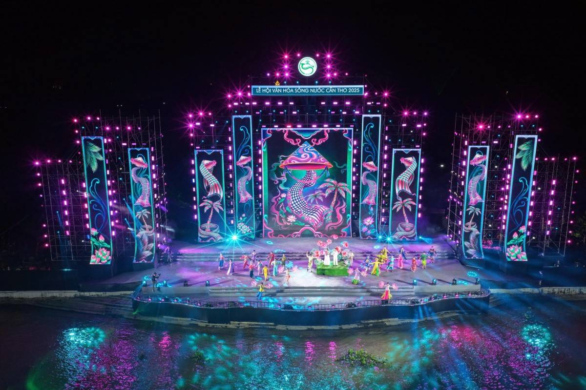 Lung linh sắc màu tại Lễ hội văn hóa sông nước Cần Thơ