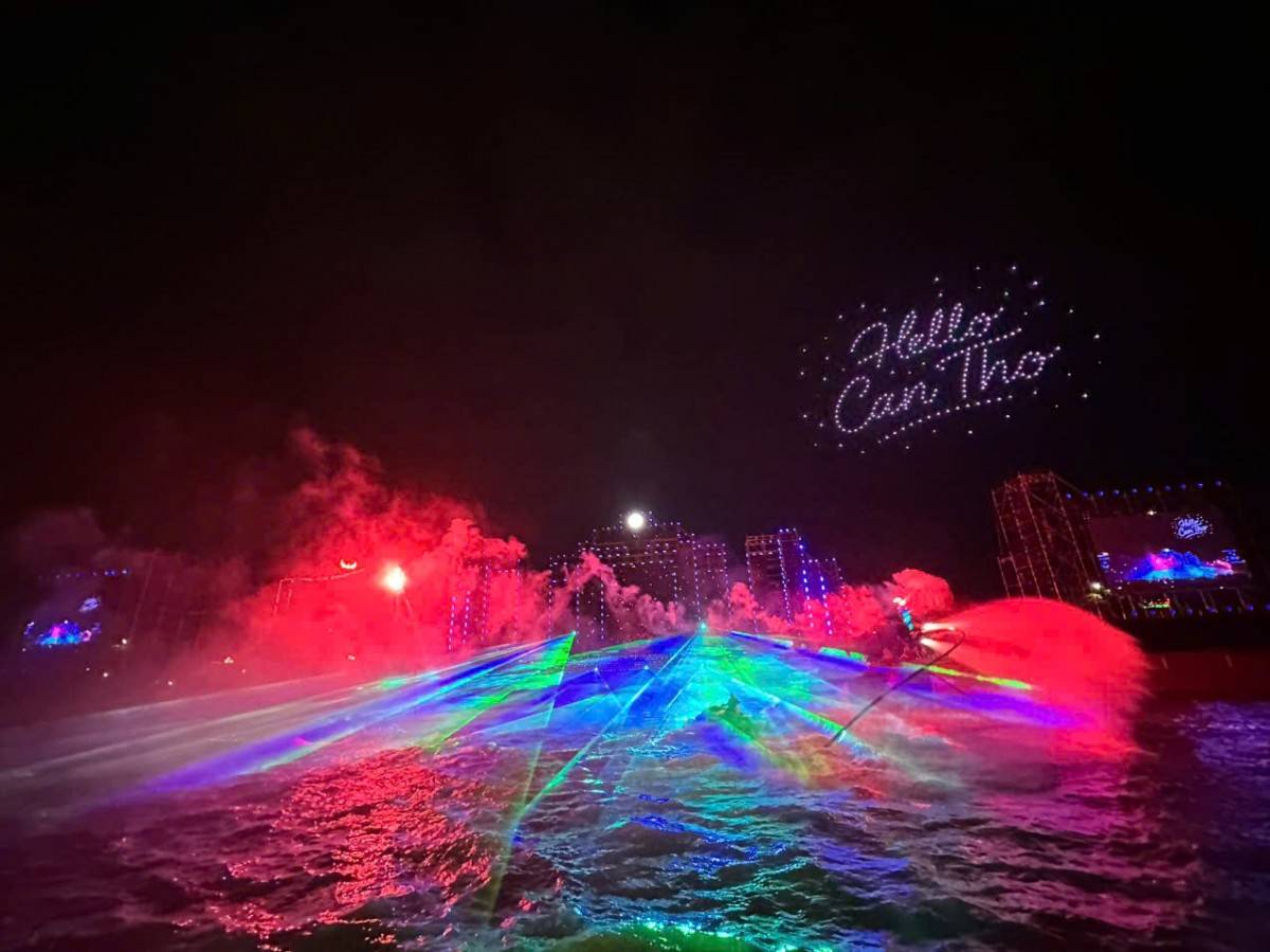 Lung linh sắc màu tại Lễ hội văn hóa sông nước Cần Thơ