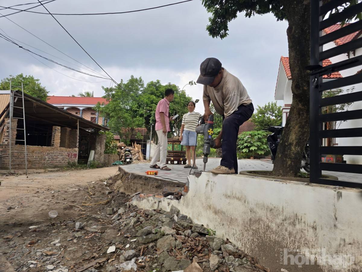 Giáo dân Hiền Quan chung sức hoàn thành đường GTNT sau 2 tháng thi công