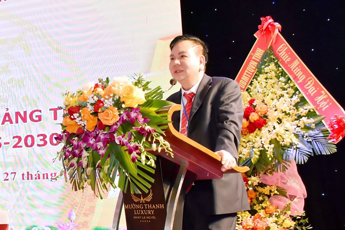 Ông Võ Thái Hiệp, chủ tịch lâm thời Hội Doanh nghiệp Quảng Trị đọc diễn văn tại Đại hội