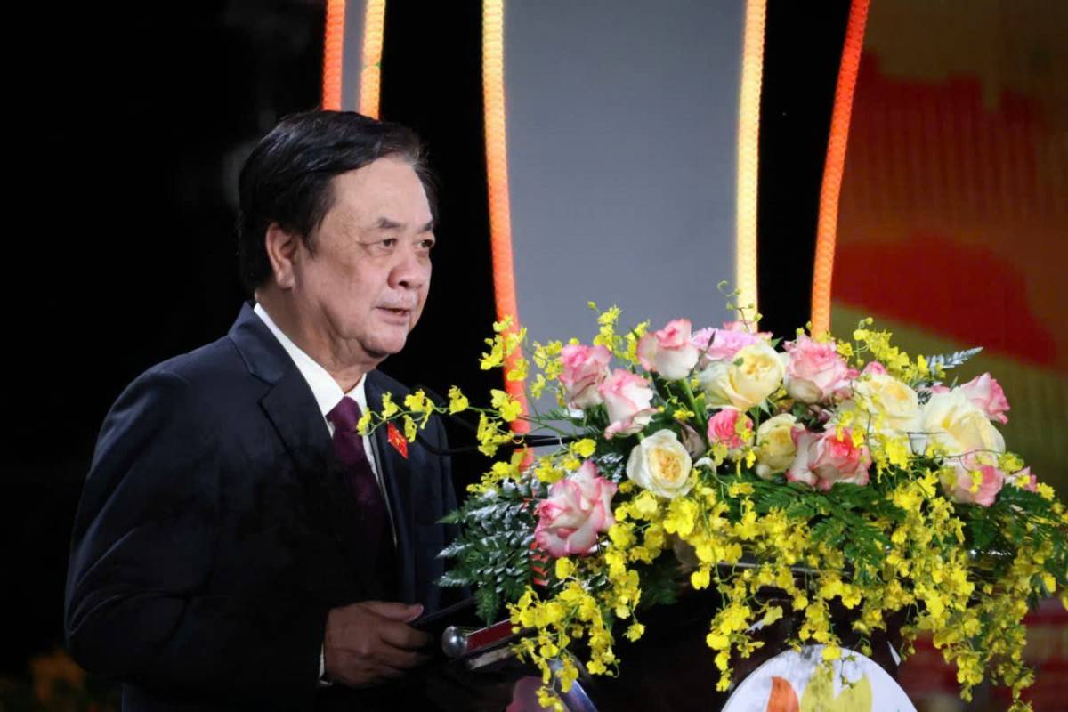 ông Lê Minh Hoan – Ủy viên Ban Chấp hành Trung ương Đảng, Phó Chủ tịch Quốc hội 