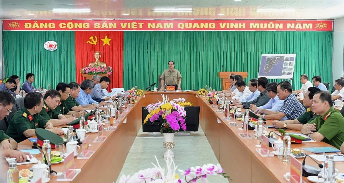 Thủ tướng phát biểu chỉ đạo tại buổlàm việc (Ảnh: Tâm Đông)