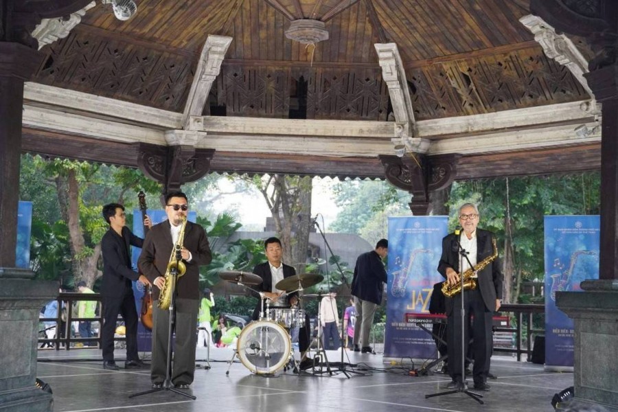 Lời mời gọi mùa xuân từ “Âm nhạc cuối tuần” bên hồ Gươm