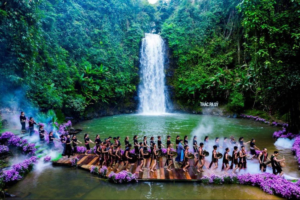 Du lịch Măng Đen: Từ lễ hội hoa anh đào đến định vị điểm đến