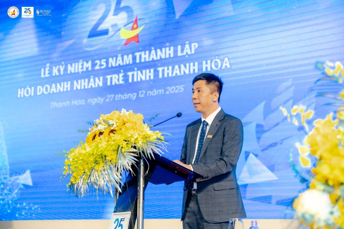 Chủ tịch Hội Doanh nhân trẻ Thanh Hóa Nguyễn Văn Tuấn phát biểu tại lễ kỷ niệm.