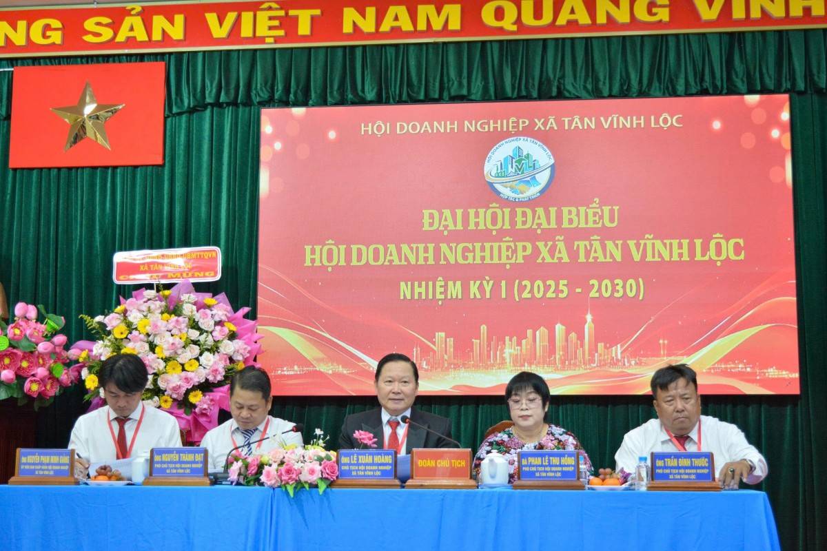 Đoàn chủ tịch điều hành Đại hội.